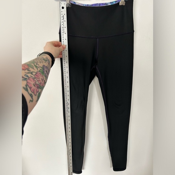 Reversible Ivivva Leggings​ - Picture 4 of 9
